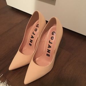 Go Jane peach pumps.